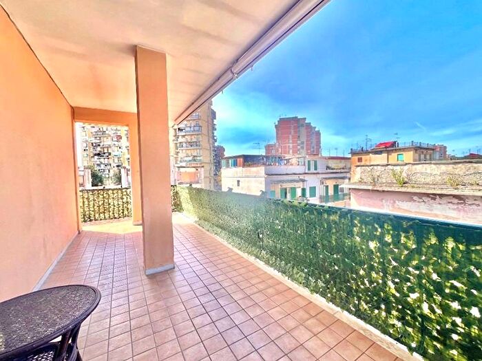 Appartamento quadrilocale in affitto in Via Vittorio Veneto, Piscinola, Napoli