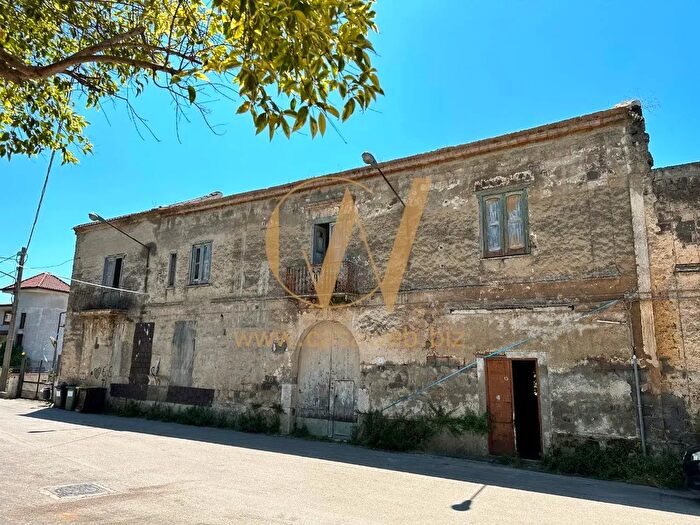 Casa con 6 locali in vendita in Via Cardinale di San Severino, Caserta