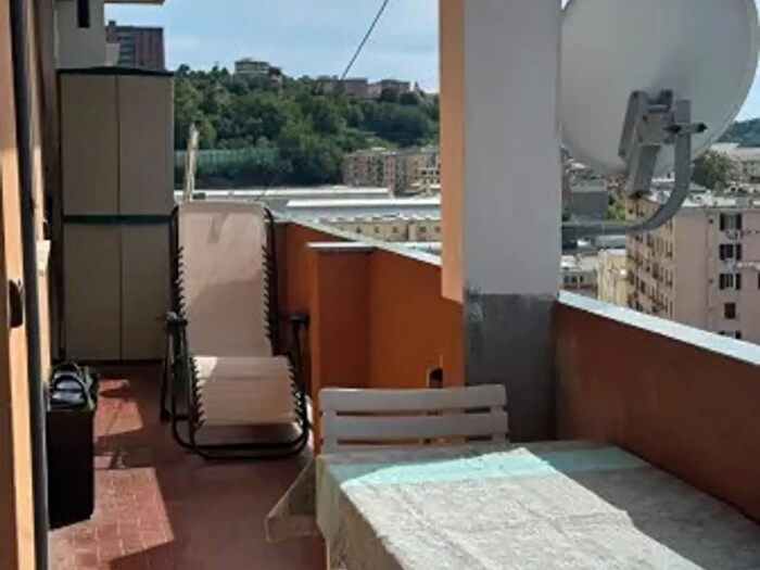 Appartamento trilocale in vendita in Via alla Costa di Teglia, Genova