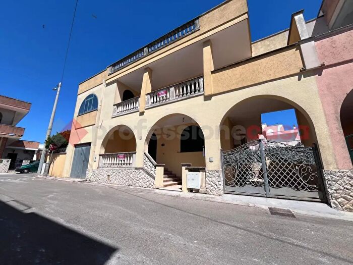 Appartamento trilocale in vendita in Via San Martino, Castro