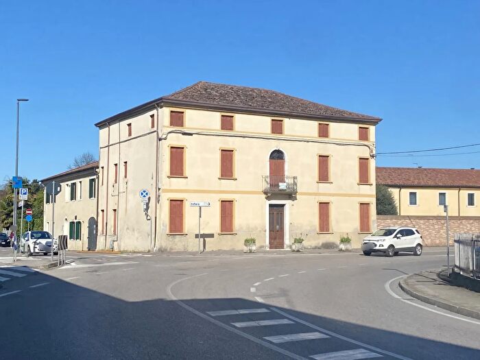 Casa con 7 locali in vendita in Via Marconi, Piove Di Sacco