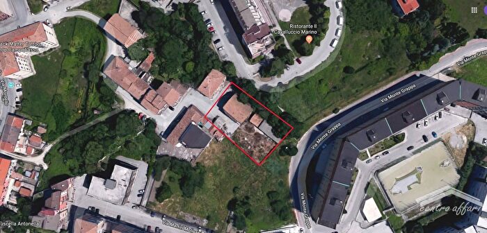 Appartamento con 15 locali in vendita in Traversa Via Montello, Campobasso