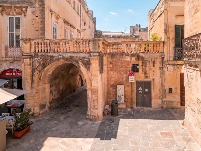 Appartamento con 6 locali in vendita in Piazzetta Arco di Prato, Lecce