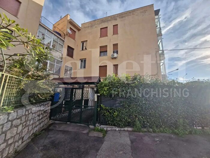 Appartamento quadrilocale in vendita in Passaggio Lipari, Palermo