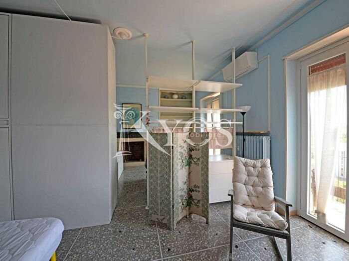 Appartamento trilocale in affitto in Viale Caterina da Forlì, Bande Nere, Milano