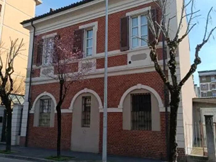 Casa con 6 locali in vendita in Stradella