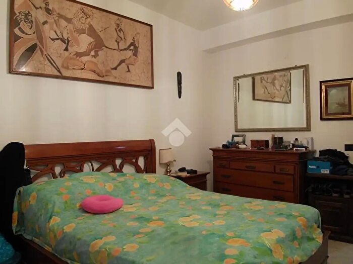 Appartamento trilocale in vendita in Via Laterina, Roma