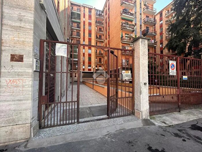 Appartamento bilocale in vendita in Via Derna, Milano