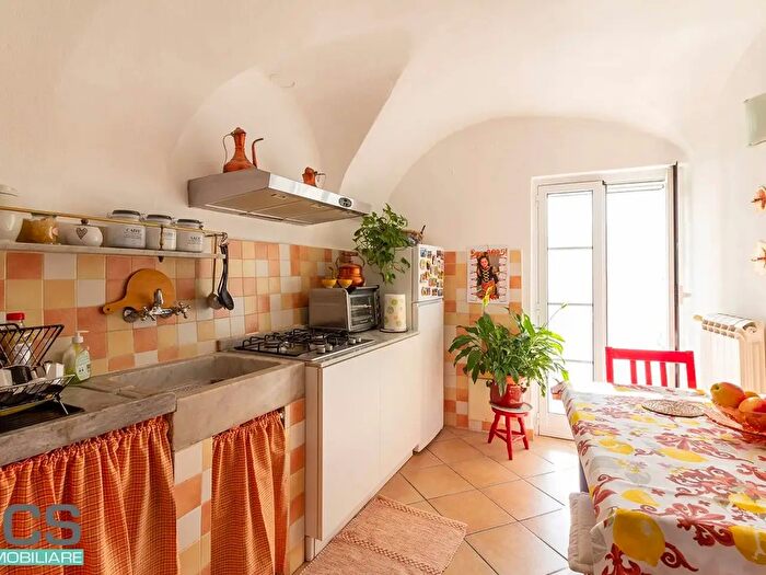 Appartamento quadrilocale in vendita in Via Marconi, Orco Feglino