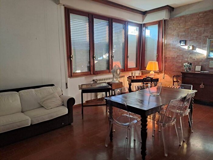 Appartamento con 6 locali in affitto in Via Giuseppe Garibaldi, Le Maggiola Gello, San Giuliano Terme