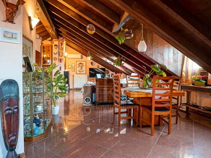 Appartamento quadrilocale in vendita in Via Sant Anna, Siziano