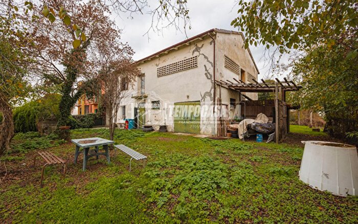 Casa con 5 locali in vendita in Via Tombarella, Ozzano DellEmilia