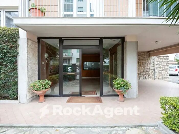 Appartamento con 6 locali in vendita in Via Goito, Livorno