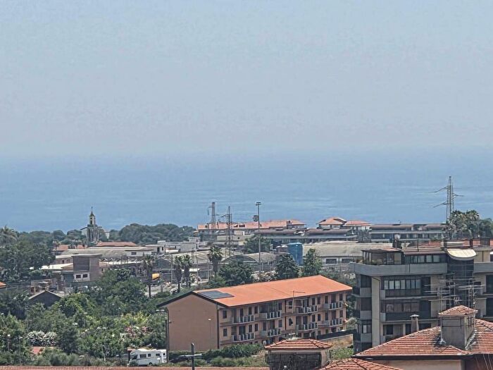 Appartamento con 5 locali in affitto in Via Richard Wagner, San Giovanni Tupparello, Acireale