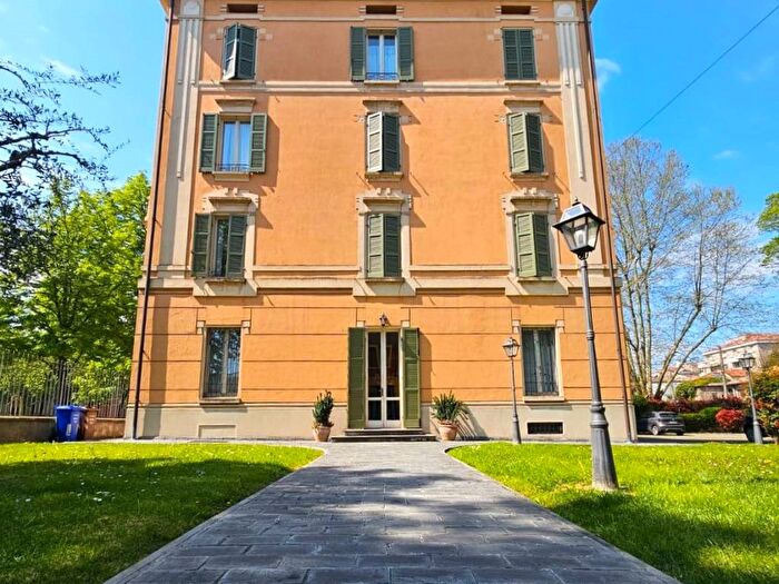 Appartamento con 6 locali in affitto in Borgo Padre Onorio Rosi, Centro Storico, Parma