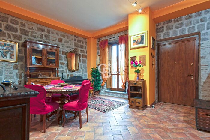 Appartamento trilocale in vendita in Via Valle Piatta, Viterbo