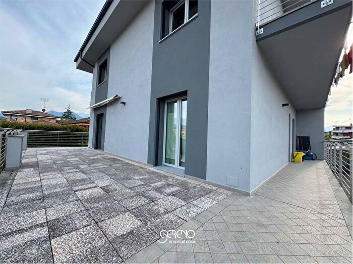 Appartamento trilocale in affitto in via Candela, Centro, Borgo San Dalmazzo