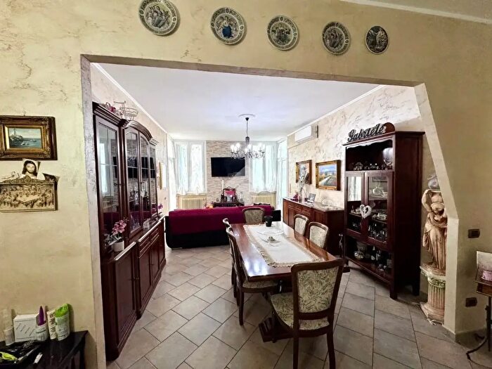 Appartamento con 5 locali in vendita in Via Morandi, Sissa Trecasali