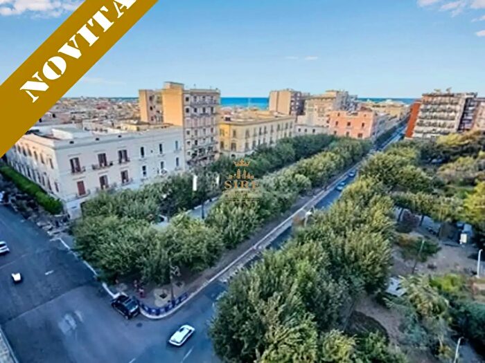 Appartamento con 6 locali in vendita in Piazza della Repubblica, Trani