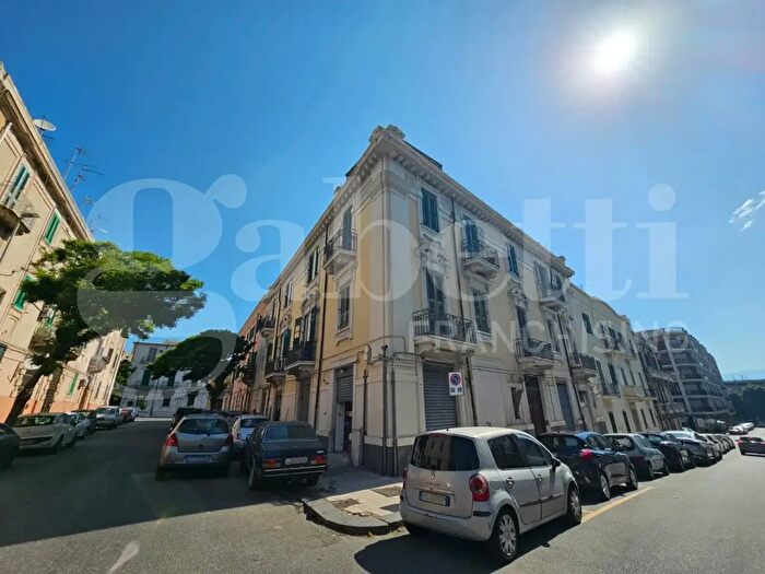 Appartamento con 5 locali in vendita in Via San Paolo dei Disciplinanti, Messina