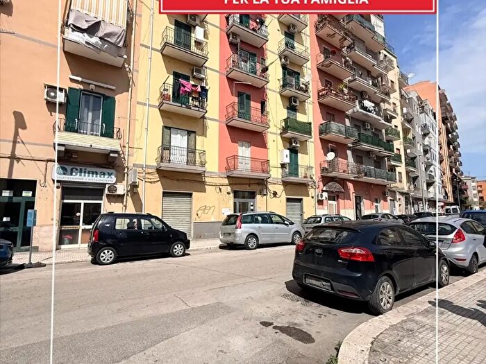 Appartamento quadrilocale in vendita in Via Cagliari, Taranto