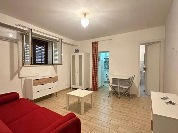 Appartamento monolocale in affitto in Via San Giosafat, Cassaro, Palermo