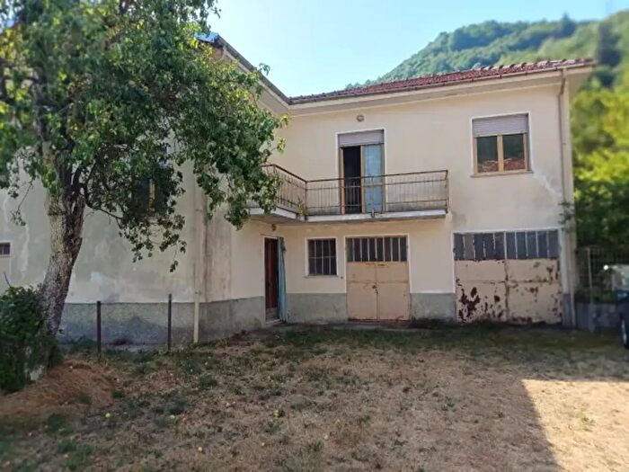 Casa quadrilocale in vendita in Borgata Isoletta, Murialdo