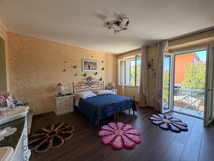 Casa quadrilocale in vendita in Fivizzano