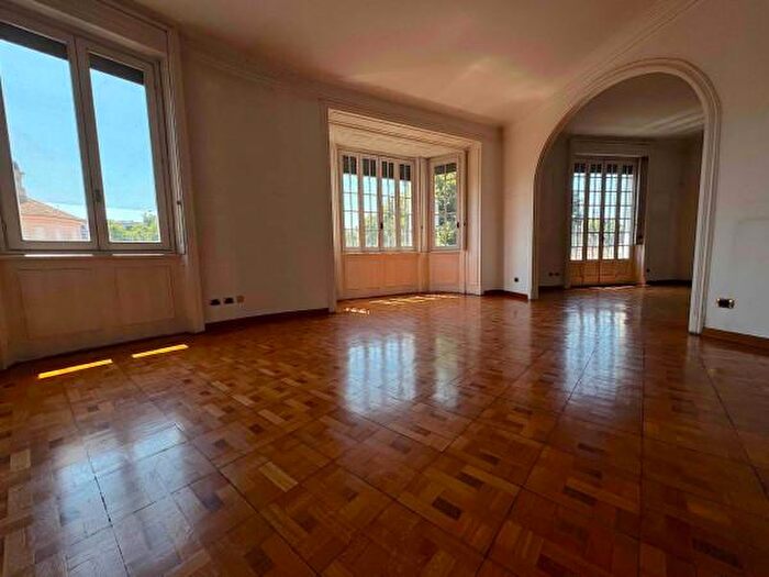 Appartamento con 6 locali in affitto in Via San Barnaba, Milano