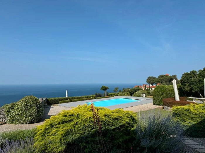 Casa con 7 locali in vendita in Contovello, Trieste