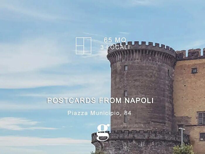 Appartamento trilocale in vendita in Piazza Municipio, Napoli