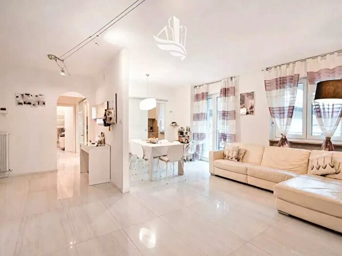 Appartamento quadrilocale in vendita in Via Peter Mitterhofer, Marlengo