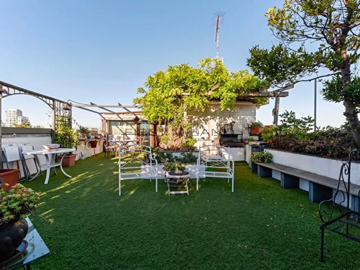 Appartamento con 5 locali in vendita in Via Melchiorre Gioia a, Milano