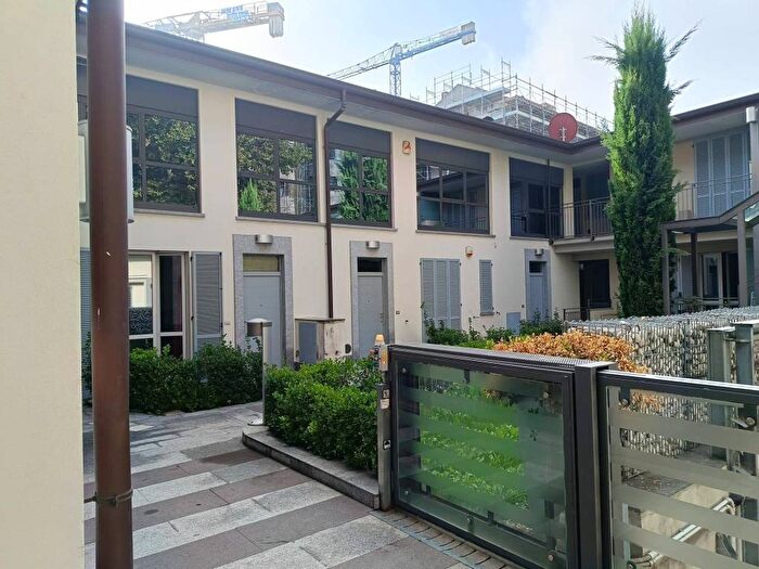 Case in Vendita e in Affitto - 3