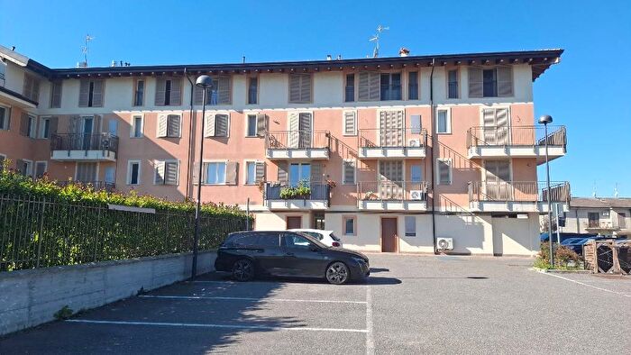 Appartamento bilocale in affitto in Via Lodi, Ossago Lodigiano
