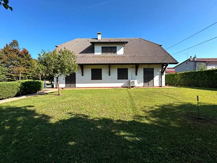 Casa con 5 locali in vendita in Via XXVI Aprile Snc, Bevilacqua