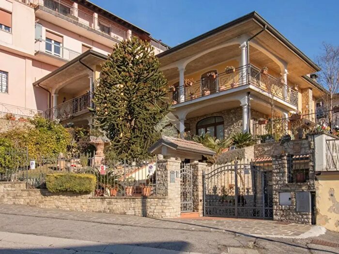 Casa quadrilocale in vendita in Via Maronere, Lumezzane