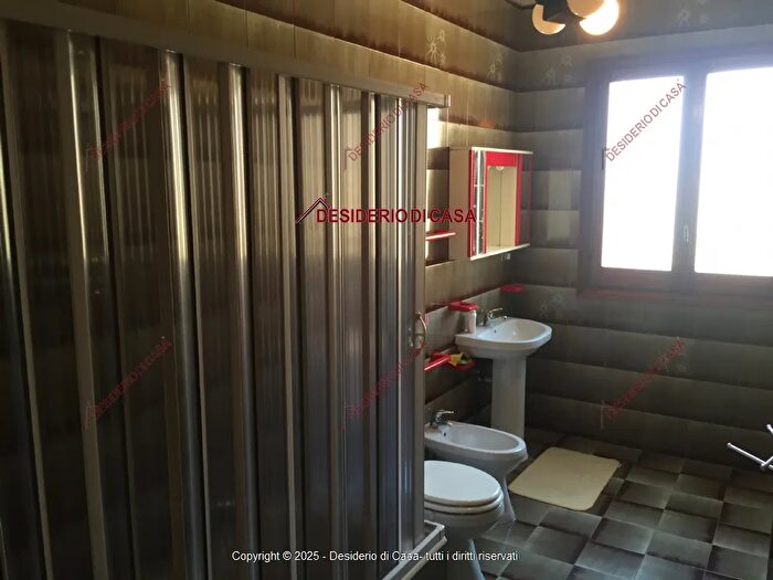 Appartamento con 5 locali in vendita in Via Francesco Tempra Aspra, Bagheria