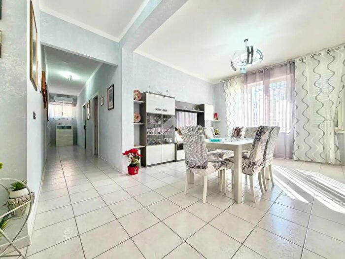 Appartamento con 5 locali in vendita in Via Magna Grecia, Bari