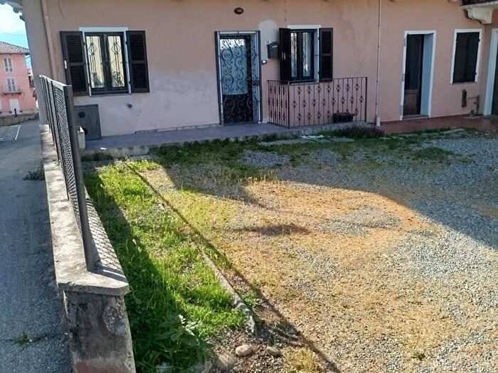 Appartamento bilocale in affitto in Via Umberto I, Centro, Viverone
