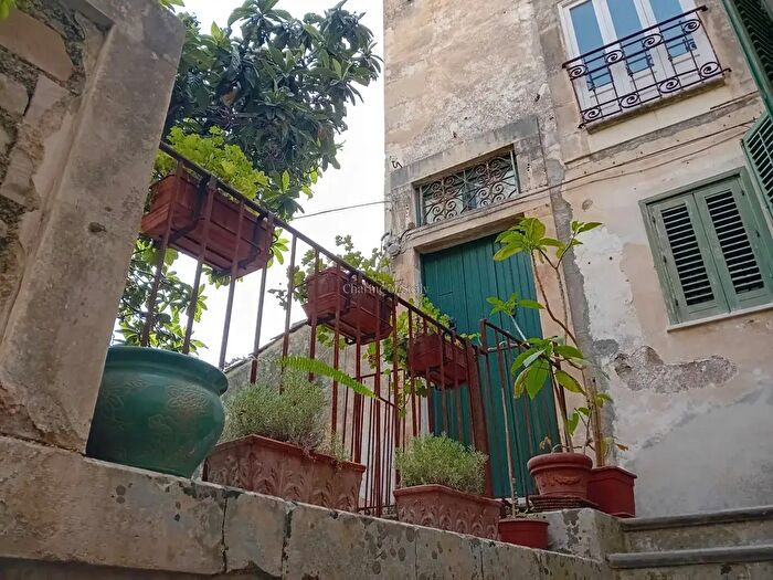 Casa quadrilocale in vendita in Corso Umberto, Modica
