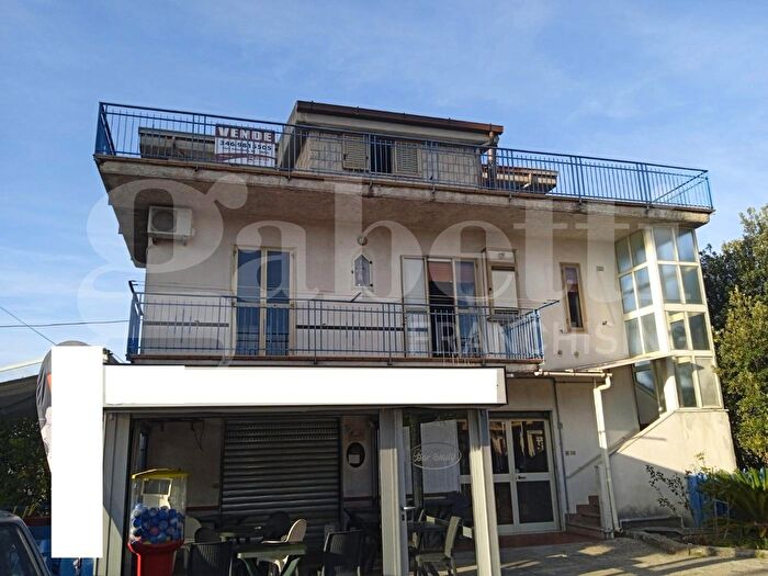 Casa quadrilocale in vendita in Via Nazionale, Serre