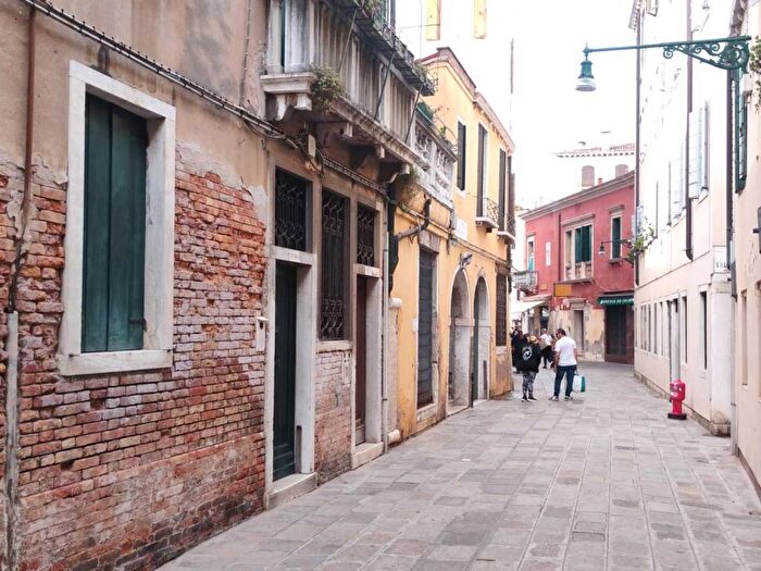 Appartamento trilocale in affitto in Campo San Marcuola, Guglie San Leonardo, Venezia