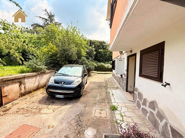 Appartamento quadrilocale in vendita in Via dei Castagni, Rocca Di Papa