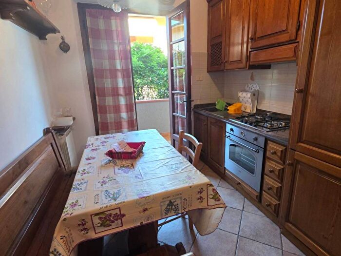 Casa quadrilocale in affitto in Pietrasanta