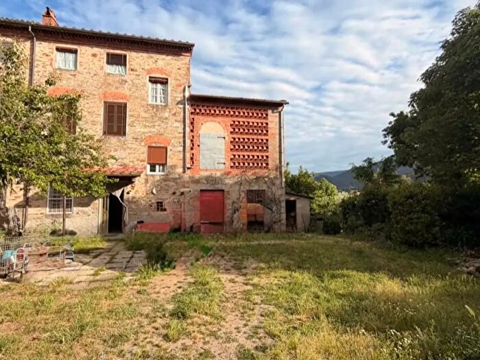 Casa con 6 locali in vendita in Via dei Centoni, Capannori