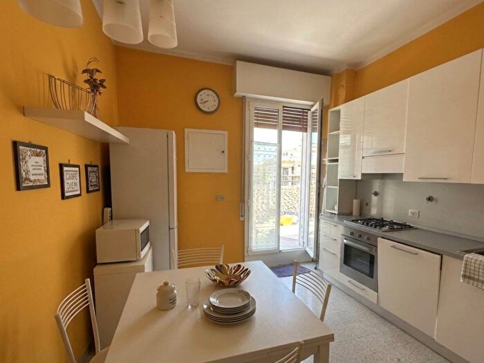 Appartamento trilocale in affitto in Via del Pratello, San Felice, Bologna