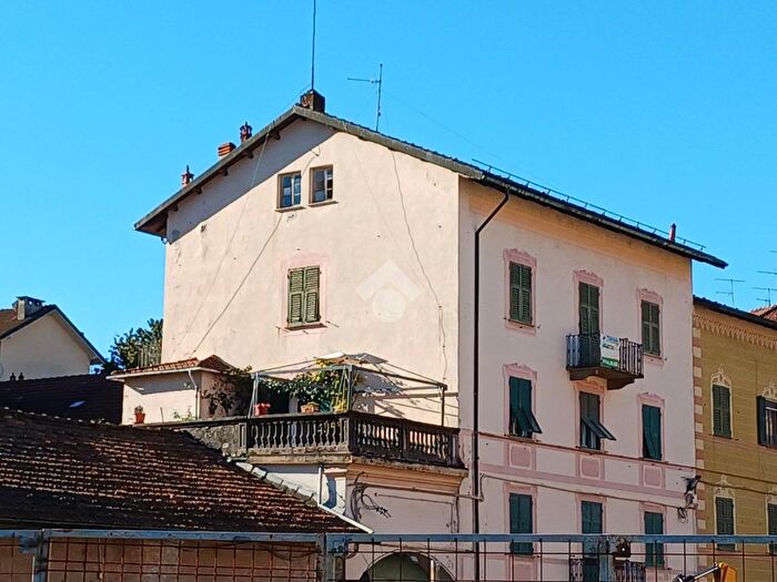 Appartamento con 5 locali in vendita in Via Migliarese, Busalla