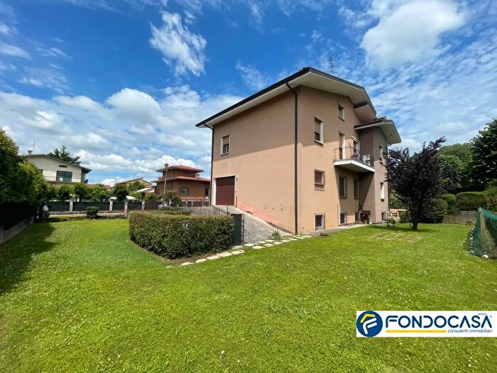 Case in Vendita e in Affitto - 2