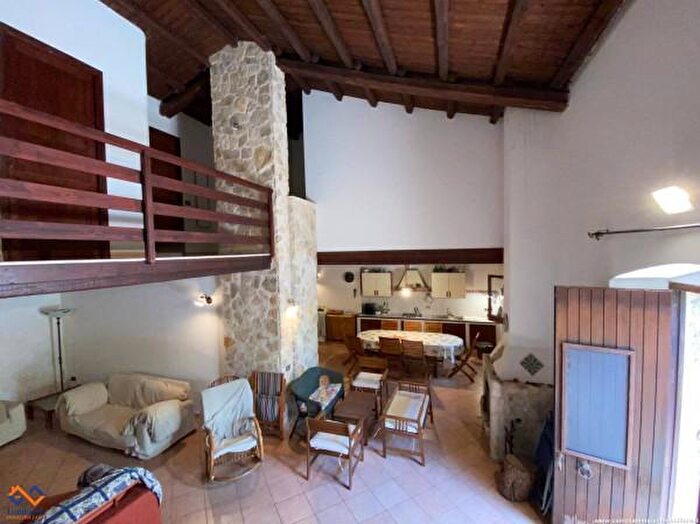 Casa quadrilocale in vendita in Contrada Castello di Badia, Castellammare Del Golfo